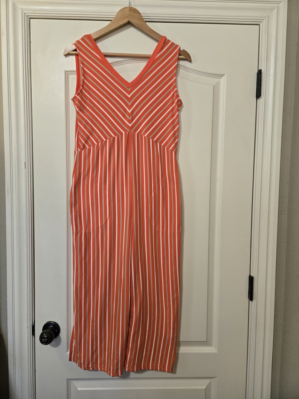 Cuddl Duds Coral and White Sleeveless V-Neck Jumpsuit Very Soft Cozy Casual